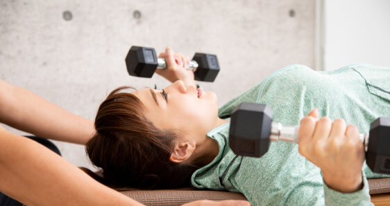 ダンベルフライ